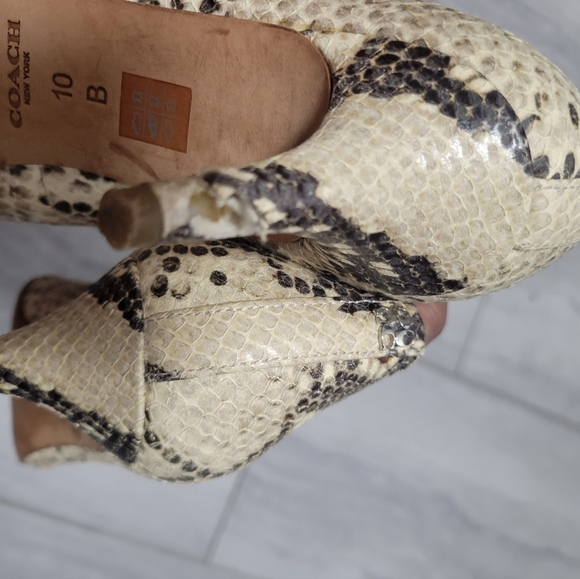Coach Women's Coach New York High Heel Shoes Size 10 B - Picture 4 of 13